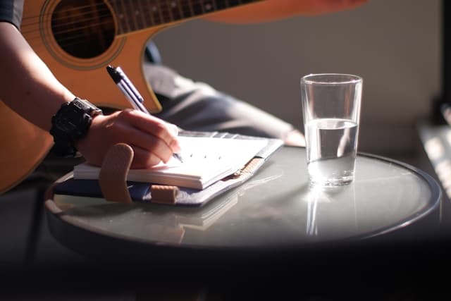 Introduction to Songwriting – Crafting Memorable Music